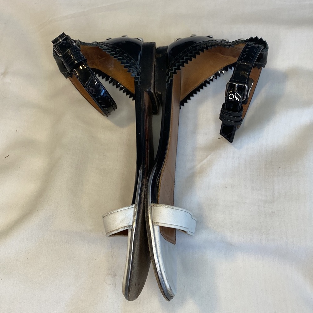 Givenchy 2 Tone Leather Flat Ankle Wrap Sandals Size 9 - Picture 4 of 10